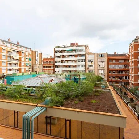 Moderno Familiar En Eixample Διαμέρισμα