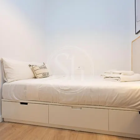 Modern apartment Eixample